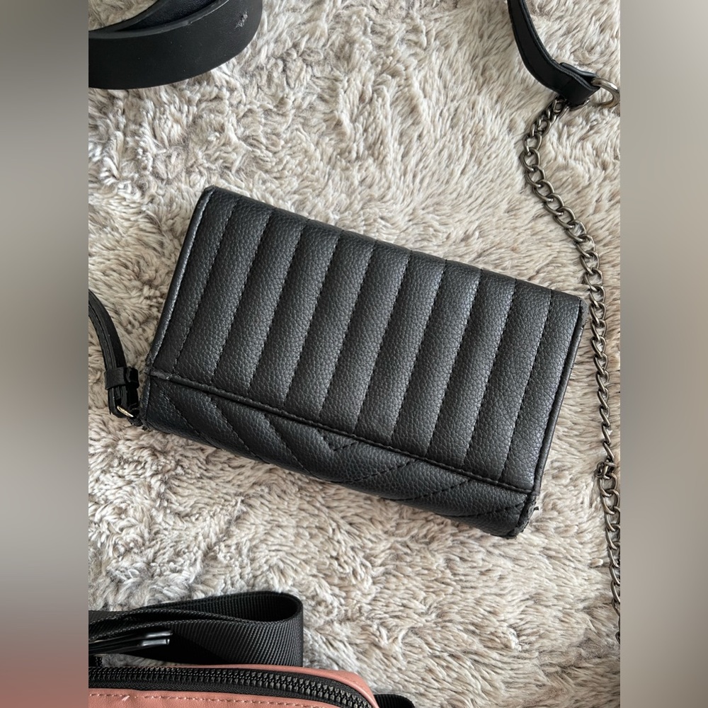 Purses/Wallet/Belt Lot - Picture 9 of 15